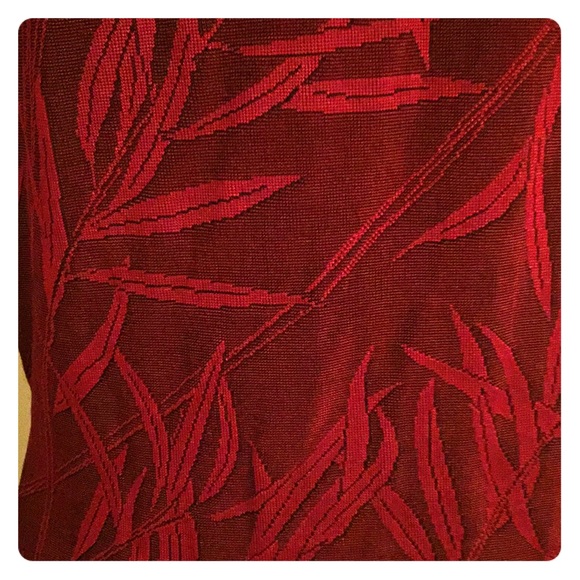 💲🔻EUC Red Wrap Top with Handkerchief Hemline - Picture 4 of 6